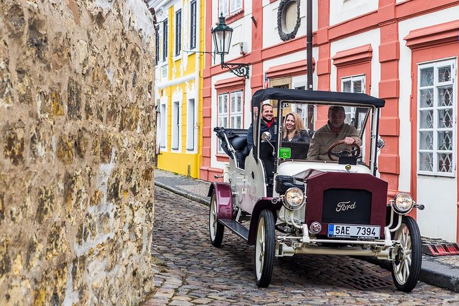 1,5 Hour Oldtimer Convertible Prague Sightseeing Tour - Sightseeing Highlights