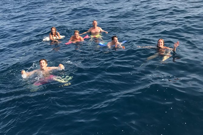 Barcelona Sailing Cruise With Light Snacks and Open Bar - Meeting Point and Logistics