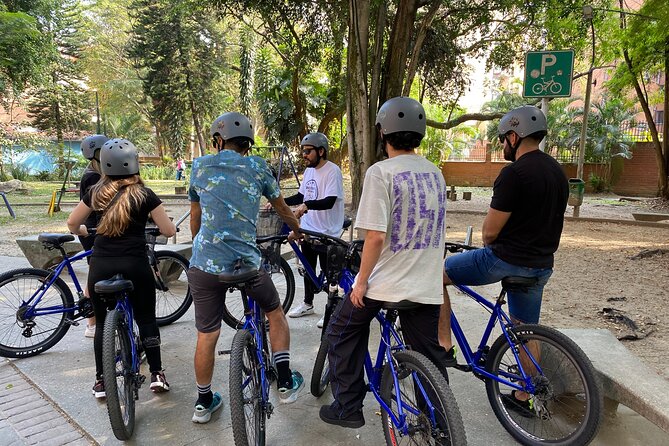 Bike City Tour Medellin With Snack and Local Beer - Navigating the Citys Vibrant Landscapes