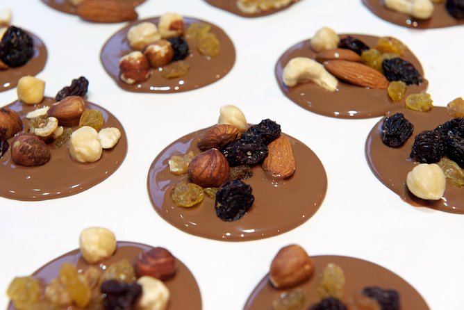 Brussels Chocolate Walking Tour and Workshop - Itinerary Highlights