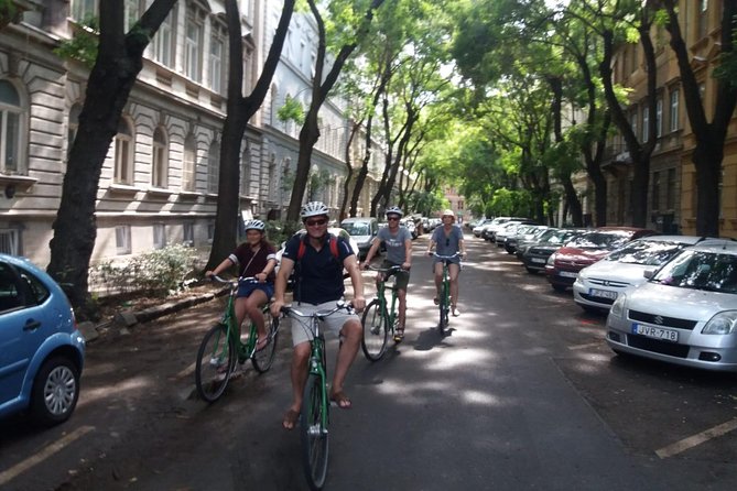 Budapest Highlights Bike Tour - Guided Experience