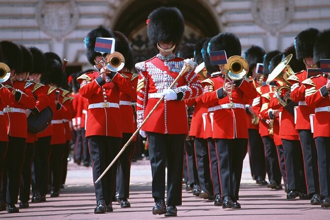 Changing of the Guard Walking Tour in London - Witnessing the Changing of the Guard