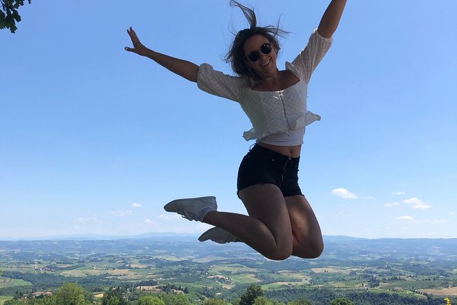 Chianti Wineries Tour With Tuscan Lunch and San Gimignano - Exploring the Tuscan Countryside