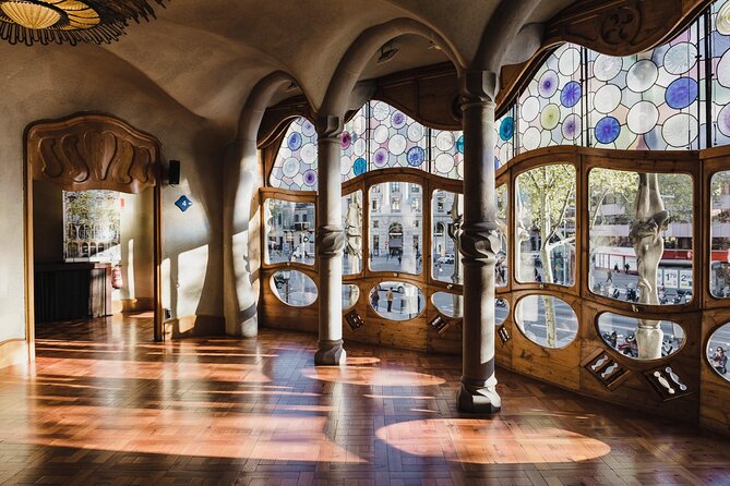 Complete Gaudi Tour: Casa Batllo, Park Guell & Sagrada Familia - Included Experiences