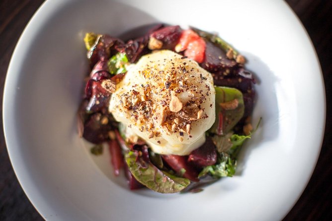 Dublin Traditional Irish 3 Course Meal Walking Tour With Local - Meeting Point and Accessibility