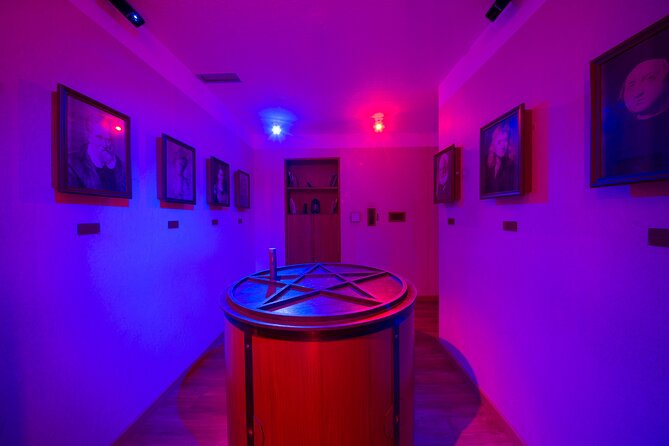 Escape Hunt Experience - Unique Game Options and Themes
