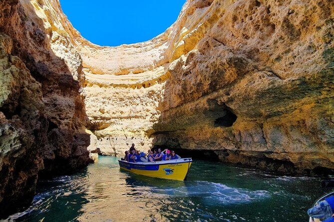 Express Tour - Benagil Cave - Exploring the Benagil Cave