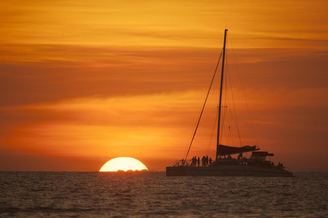 Marlin Del Rey Catamaran Snorkel Sunset Cruise From Tamarindo or Playas Del Coco - Onboard Experience and Amenities