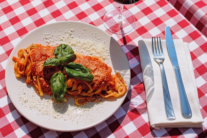 Pasta Cooking Class in Rome - Fettuccine Class in Piazza Navona - Location and Setting
