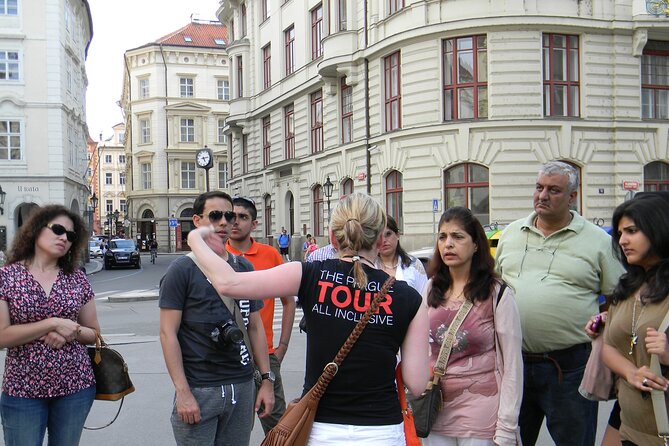 Prague Highlights Guided Tour With Lunch, Boat Trip and Pickup - Guided Experience