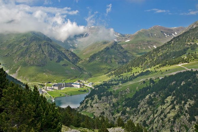 Pyrenees & Medieval Towns Small Group Tour From Barcelona - Activities and Experiences