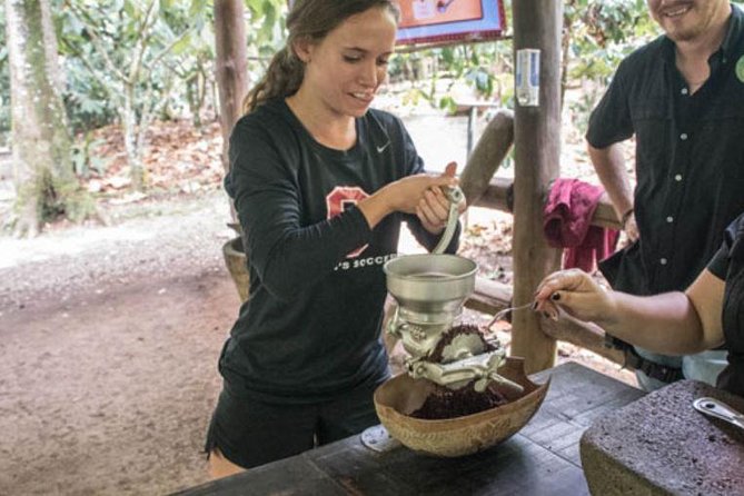 Rainforest Chocolate Tour From La Fortuna - Accessibility and Recommendations