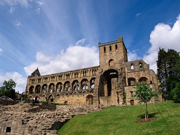 Rosslyn Chapel and Hadrians Wall Small Group Tour From Edinburgh - Jedburgh Abbey: A Brief Exploration