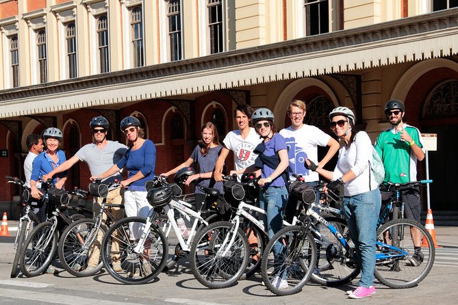 Secrets of Downtown São Paulo Bike Tour - Navigating the Bustling Avenues