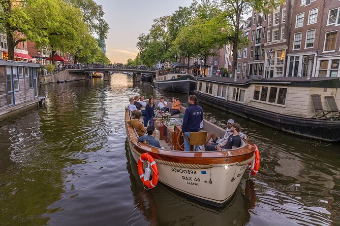 2 Hour Small Group Canal Cruise W/ Dutch Snacks & Onboard Bar - Accessibility and Additional Details