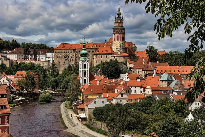 Cesky Krumlov Full Day Tour From Prague and Back - Tour Experience and Reviews