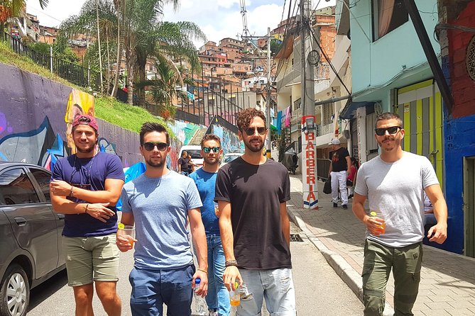 Comuna 13 Graffiti Tour With Street Food - Meeting and Pickup Details