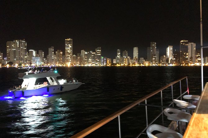 Dinner Cruise Along Cartagenas Bay - Meeting Point and Timing