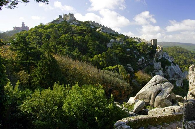 Full-Day Tour Best of Sintra and Cascais From Lisbon - Logistics and Amenities
