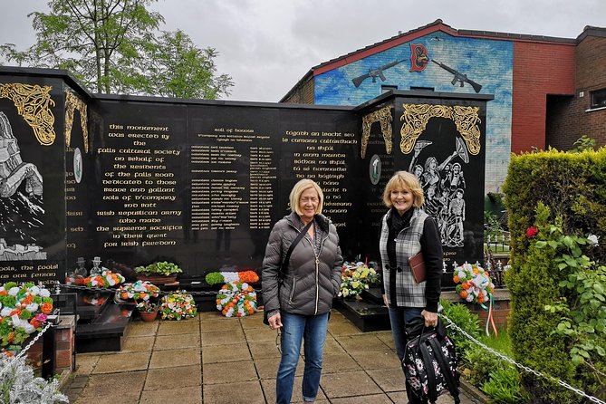 Official World Famous Belfast Taxi Tour ™ - Accessibility and Group Information