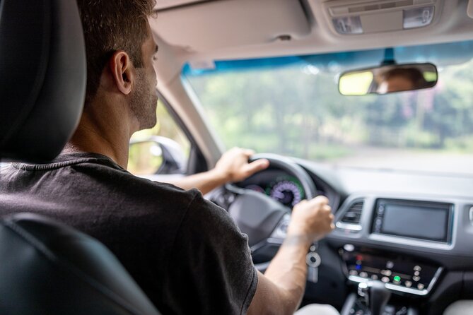 Private Arrival or Departure Transfer: El Dorado Airport - Vehicle Options
