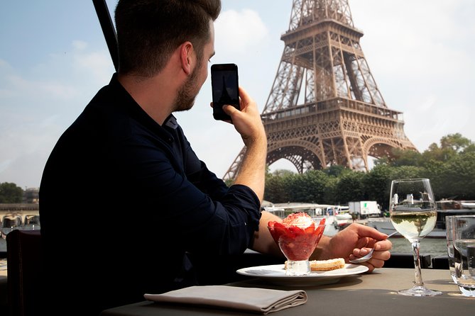 Bateaux Parisiens Seine River Gourmet Lunch & Sightseeing Cruise - Seating and Service Levels