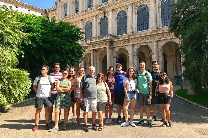 Best of Rome Walking Tour Including Trevi Fountain - Exploring the Trevi Fountain