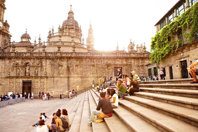 Day Trip From Porto to Santiago De Compostela and Valença - Dining and Meal Options