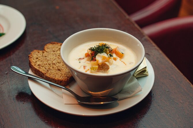 Dublin Traditional Irish 3 Course Meal Walking Tour With Local - Food and Drink Highlights