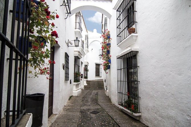 Flamenco Night at Tablao De Carmen With Tasting Menu or Dinner - Exploring Poble Espanyol Before the Show