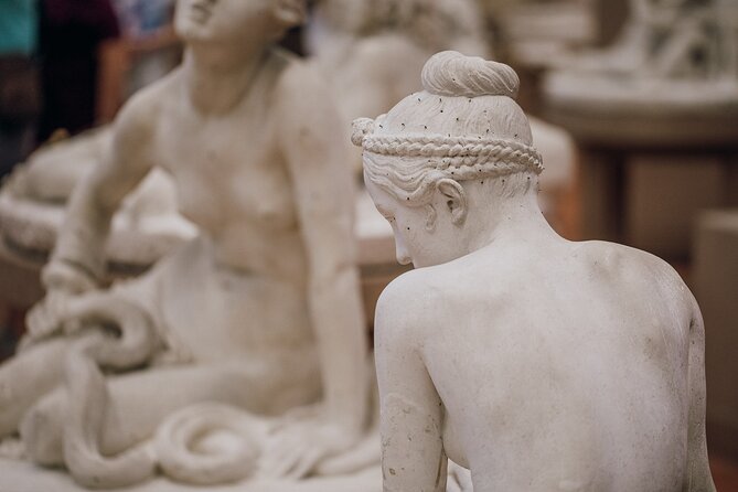 Florence in a Day: Michelangelos David, Uffizi and Guided City Walking Tour - Taking in the Uffizi Gallery