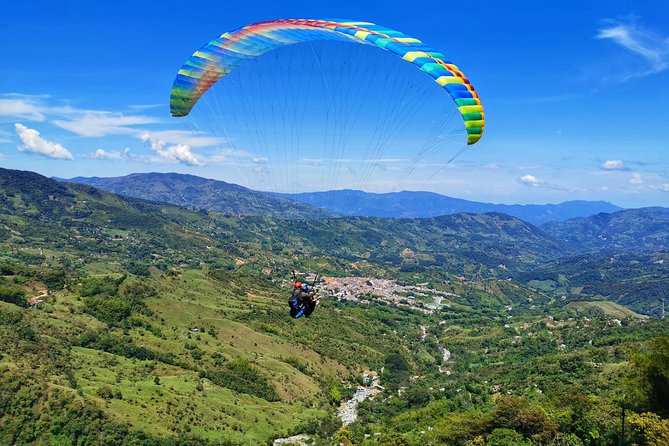 Guatape & Paragliding Private Tour From Medellin: A Memorable Day - Guided Insights Into Local History and Architecture