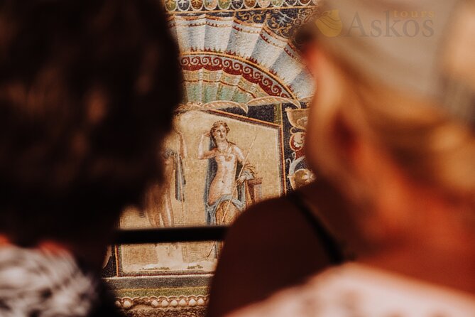 Herculaneum Small Group Tour and Ticket With an Archaeologist - Comparing Herculaneum and Pompeii