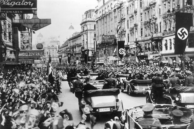 Historical Hitler Walking Tour of Vienna - Significance of the Heldenplatz Speech