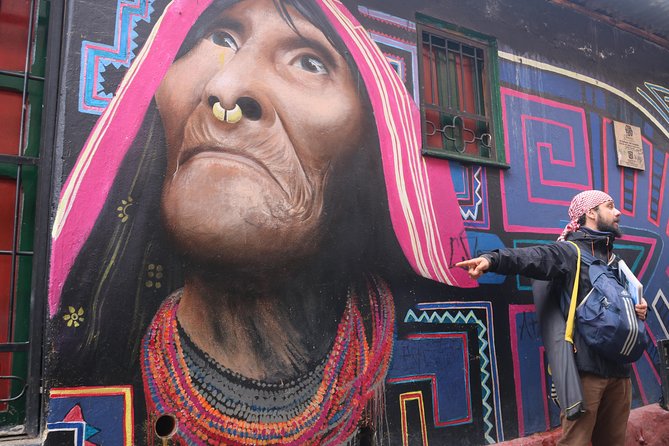 La Candelaria Bogotá Private City Tour 3H With Transportation - Exploring La Candelarias Vibrant Street Art