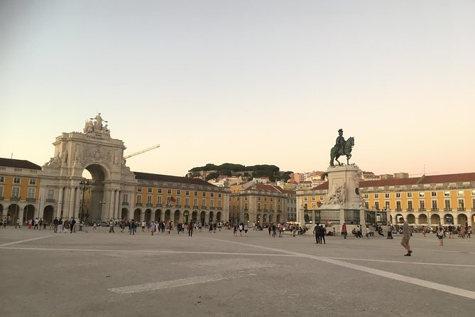 Lisbon: 1-Hour City Tour on a Private Tuk Tuk - Tour Logistics and Accessibility