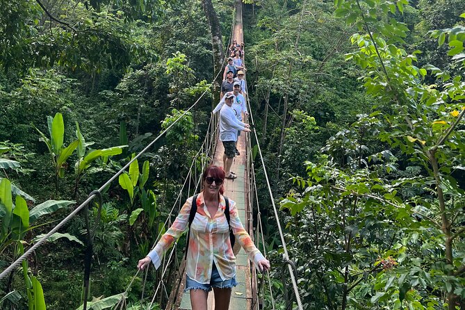 Monkey and Sloth, Chocolate Rum Tasting and Beach Break in Roatan - Personalized and Immersive Tour Experience