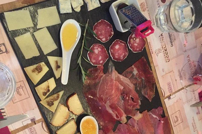The Roman Food Tour in Trastevere With Free-Flowing Fine Wine - Embracing the Must-Do Experience in Rome