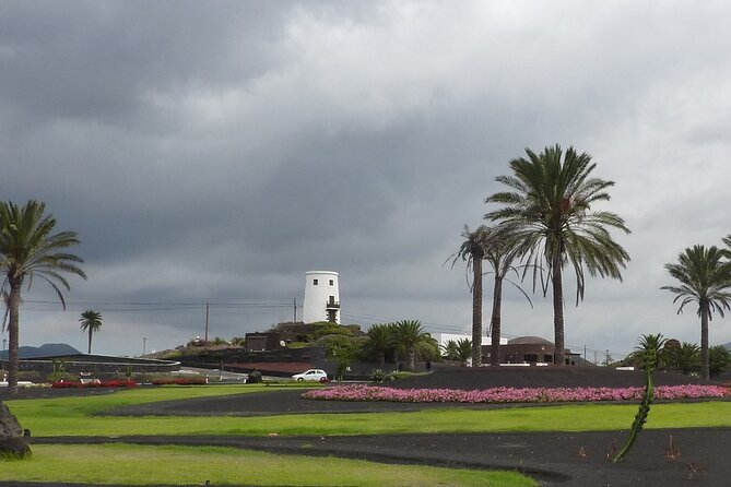 Timanfaya & Lanzarote Volcano Experience - Visiting the El Golfo Volcano