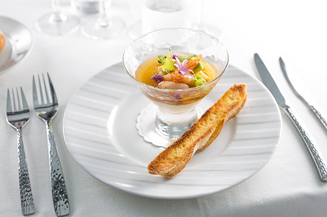 Bateaux Parisiens Seine River Gourmet Lunch & Sightseeing Cruise - Meeting Point and Logistics