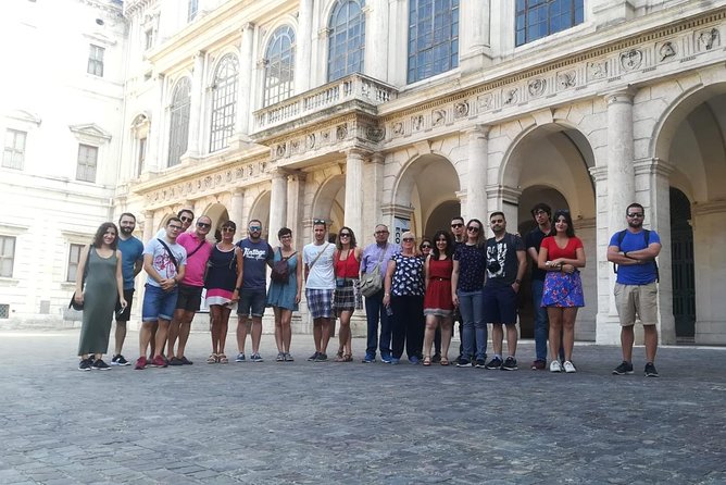 Best of Rome Walking Tour Including Trevi Fountain - Discovering the Pantheon and Piazza Navona