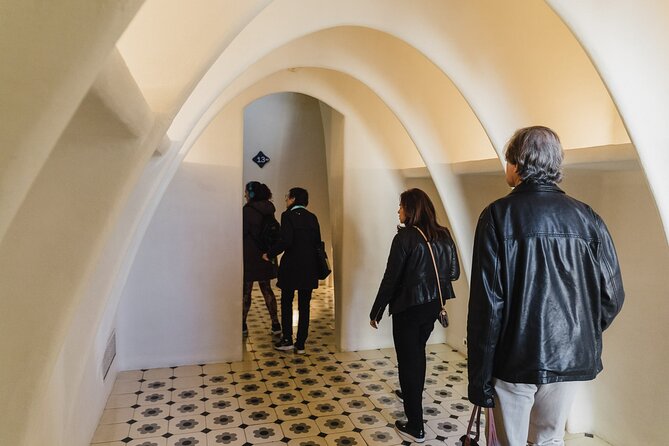 Complete Gaudi Tour: Casa Batllo, Park Guell & Sagrada Familia - Age and Group Size Restrictions