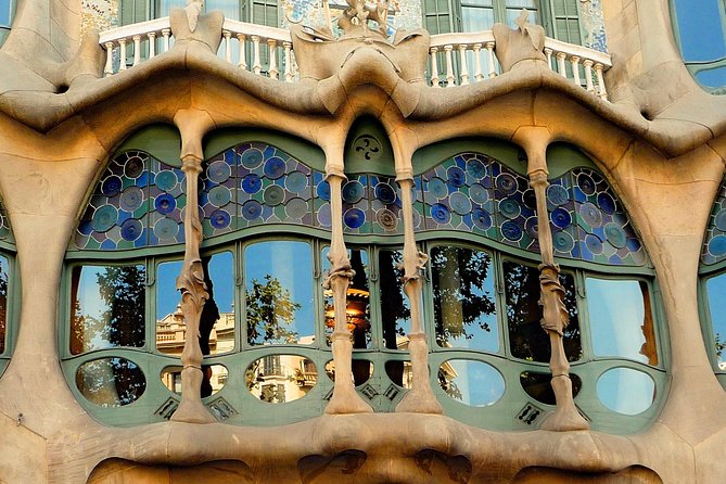 Park Guell and Sagrada Familia Private Tour With Hotel Pick-Up - Tour Highlights: Sagrada Familia
