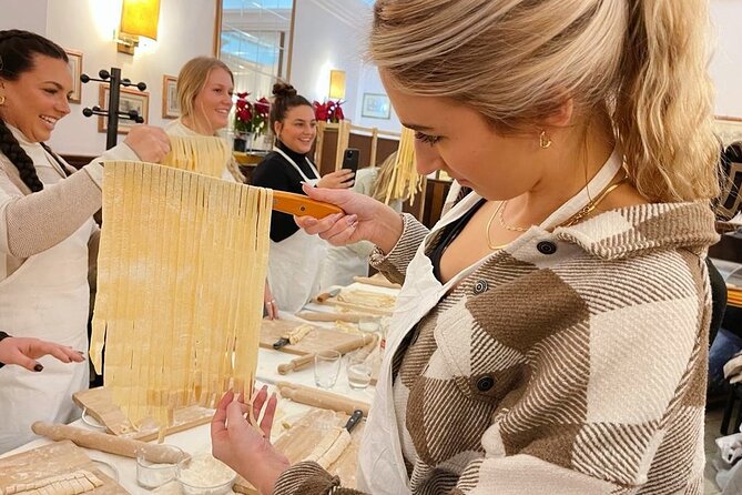 Pasta Cooking Class in Rome - Fettuccine Class in Piazza Navona - Meeting and End Points