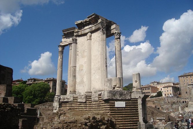 Rome: Guided Group Tour of Colosseum, Roman Forum & Palatine Hill - Exploring the Colosseum