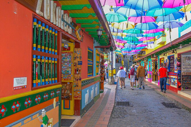 Day Trip to Guatapé With ,Breakfast, Lunch and Boat Ride - Meals and Inclusions