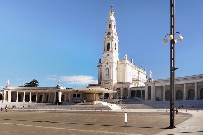 Full-Day Fátima, Nazaré, and Óbidos Small-Group Tour From Lisbon - Exploring Fátima Sanctuary