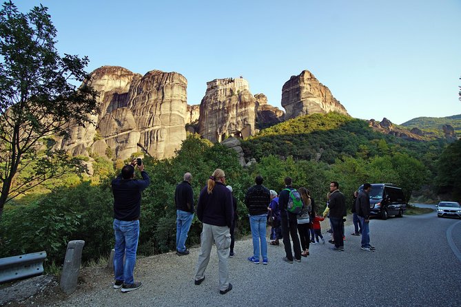 Meteora Monasteries Day Trip From Athens With Optional Lunch - Dining and Exploration in Kalambaka