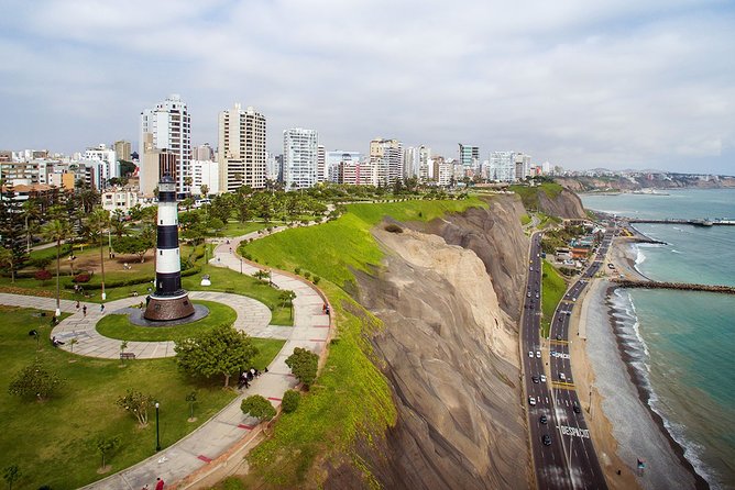 Miraflores, Barranco & San Isidro - Districts Tour - Knowledgeable and Engaging Guides