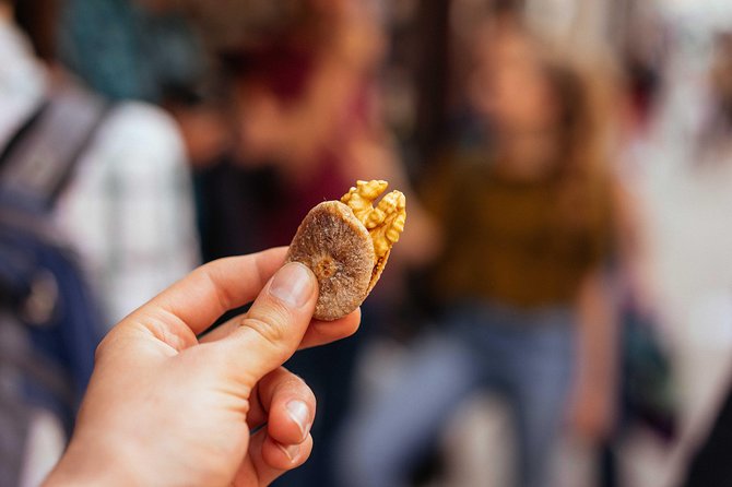 Porto Private Food and Drink Tasting Tour With Local - Taking in Portugese Food Culture